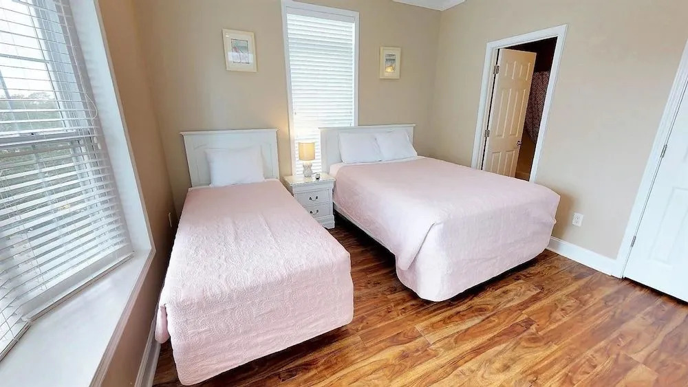 Tuscan Ocean Vista C Holiday Home 8 bedroom By Affordable Large Proper