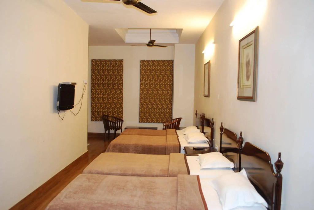 Hotel H R Palace