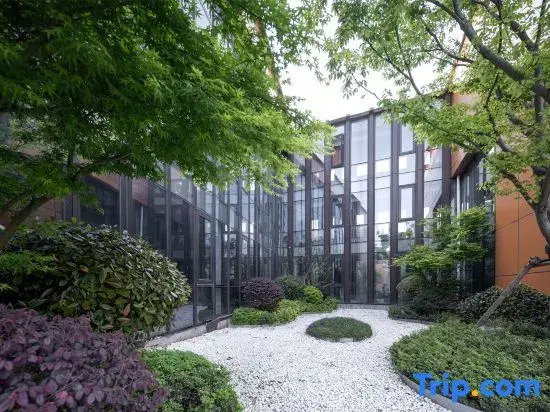 Yaqi Hotel (Ningbo Beilun Meishan Island)