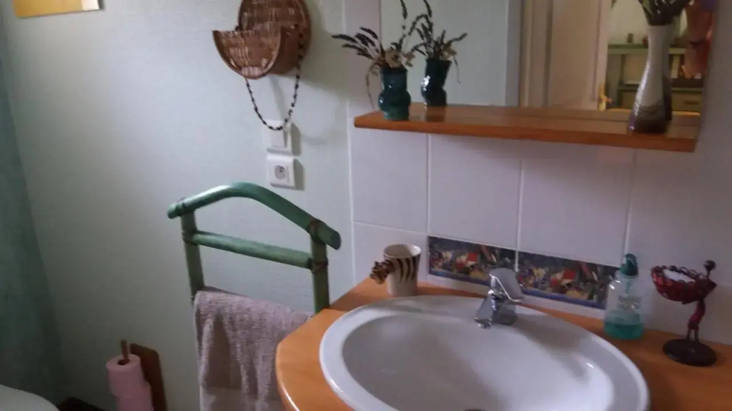 MAISON dHôtes AFRIKA du QUEYROUX , petit gite en campagne, animaux non acceptés