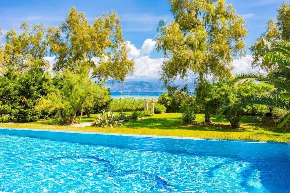 Ormos Beach House in Apraos