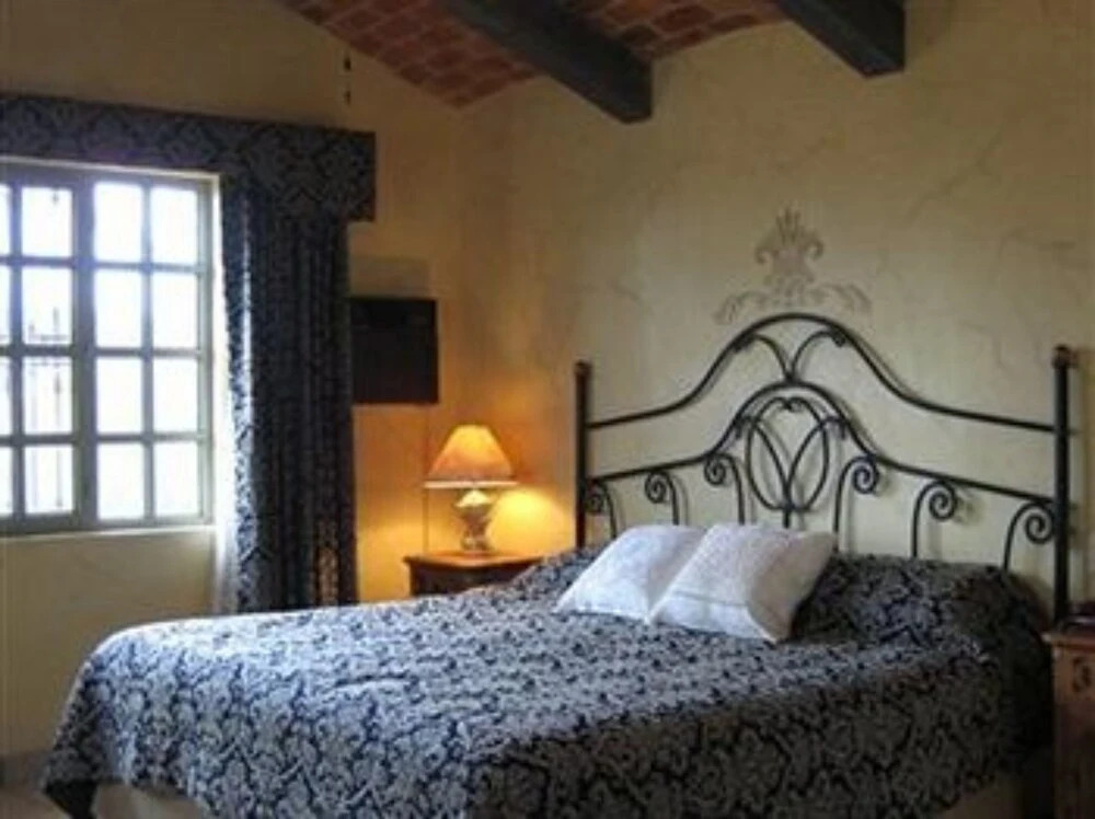 Casa Tres Leones
