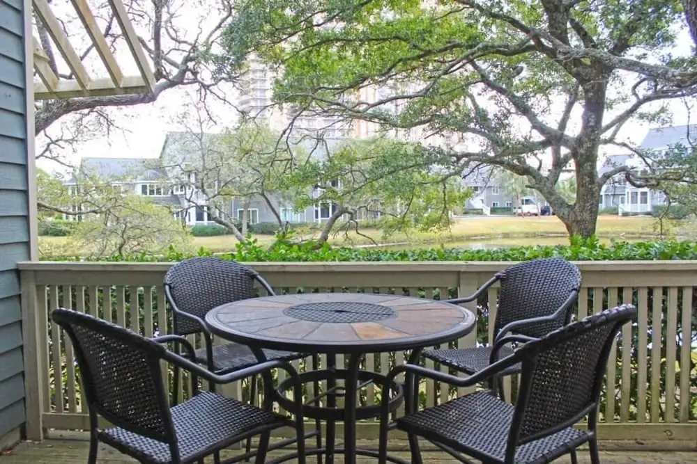 Spacious Villa Steps From Beach at Kingston!