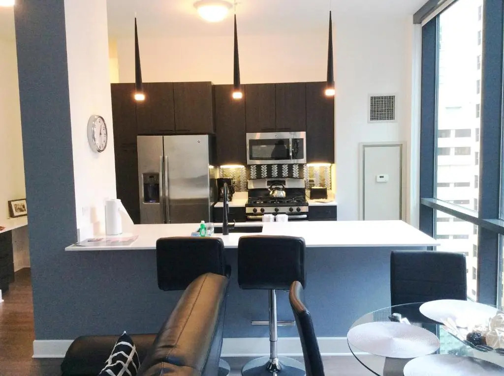 Corporate Suites Network 73 East Lake