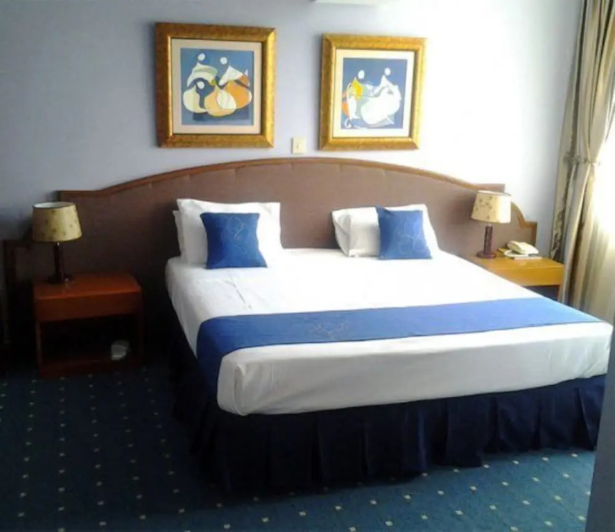 Global Hotel