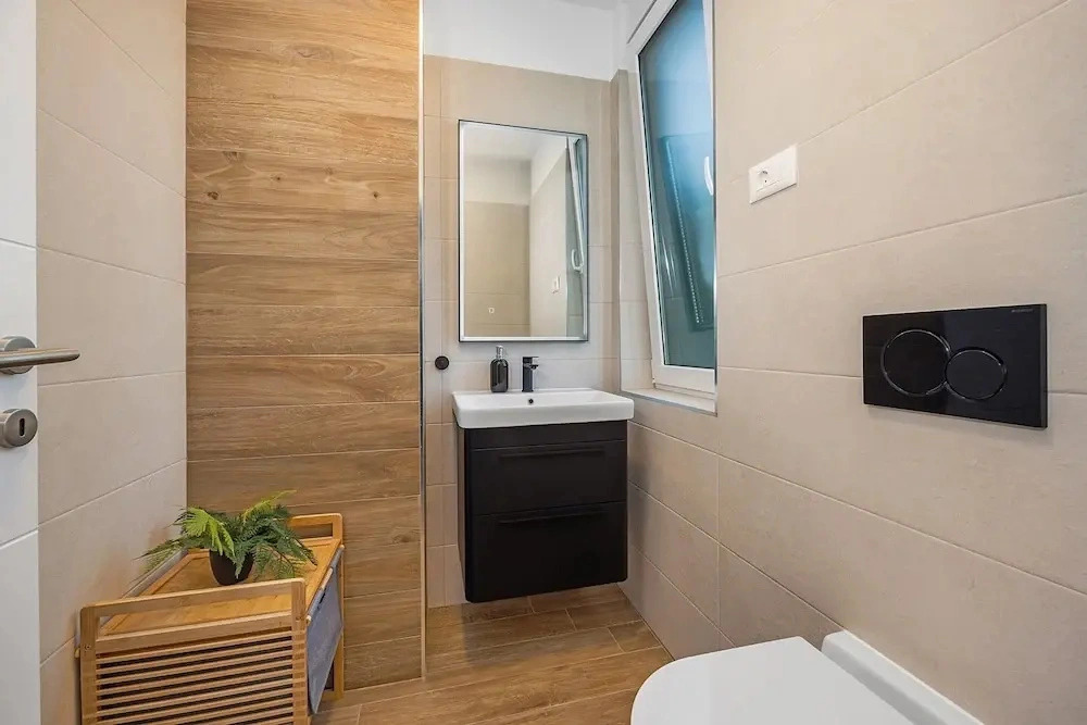 Villa With Pool, Game Room, Garden