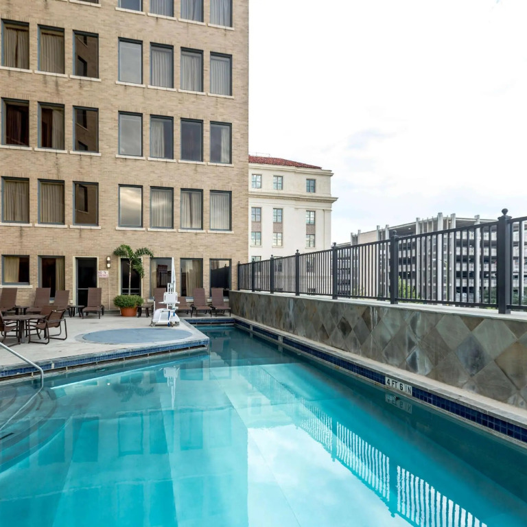 The Emily Morgan Hotel - A DoubleTree by Hilton