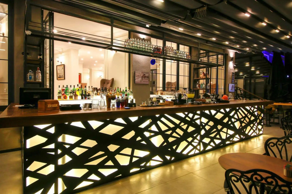 Aurasia Beach Hotel
