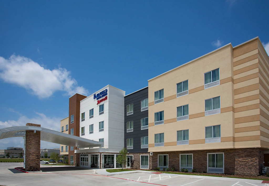 Fairfield Inn & Suites by Marriott Dallas West/I-30