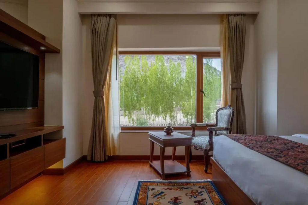 Hotel Gyalpo Residency - A Mountain View Luxury Hotel in Leh