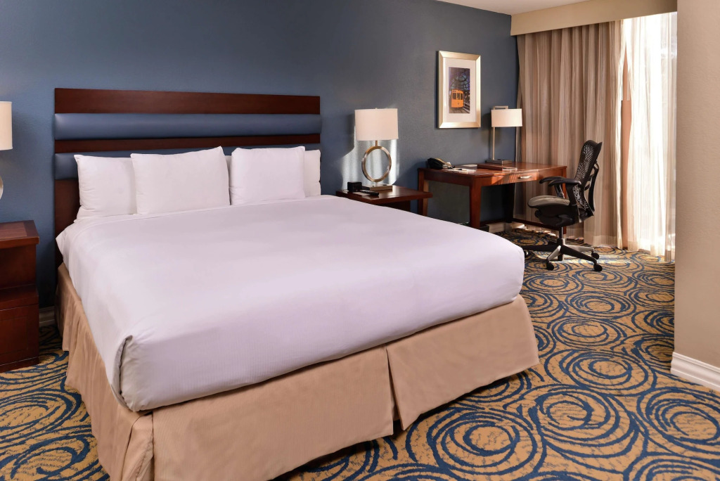 DoubleTree by Hilton Hotel Tampa Airport-Westshore