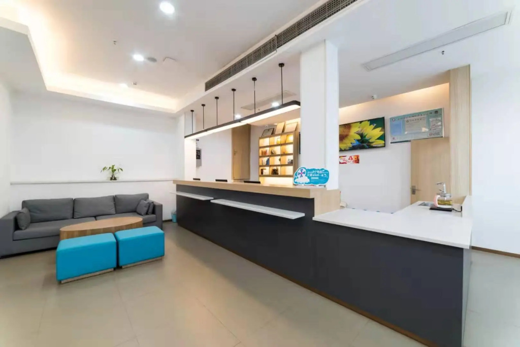 Hanting Hotel Wuhan Hongshan Square Minzhu Road