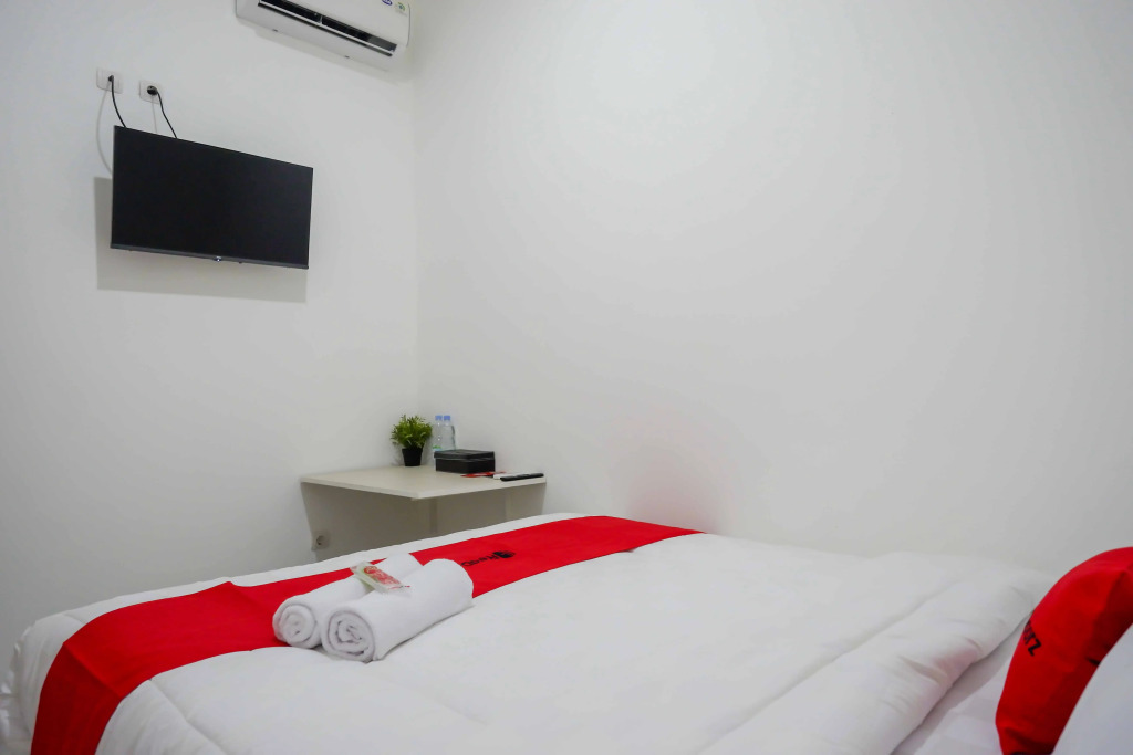 RedDoorz near GOR Jatidiri Semarang