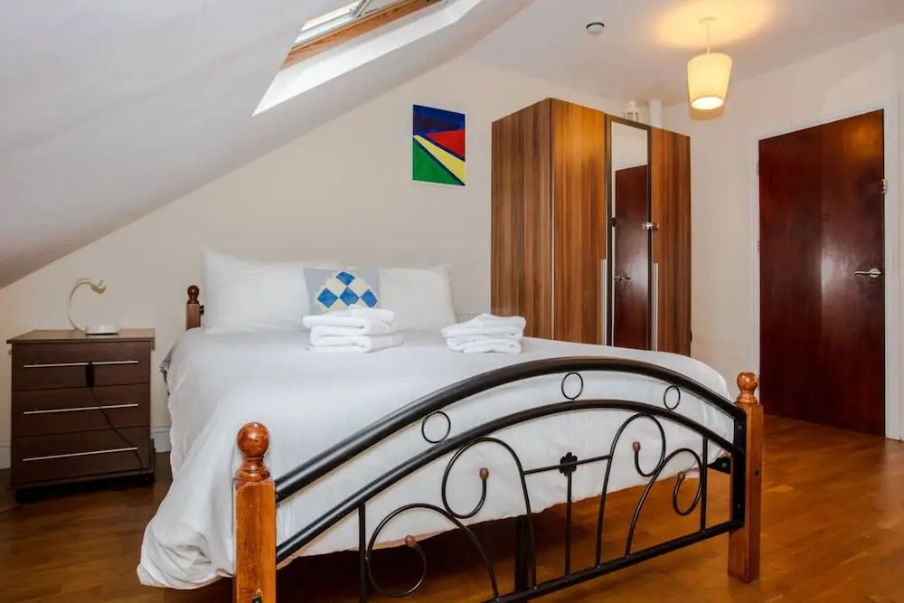 Top Floor Studio Next to Clapham Junction Station