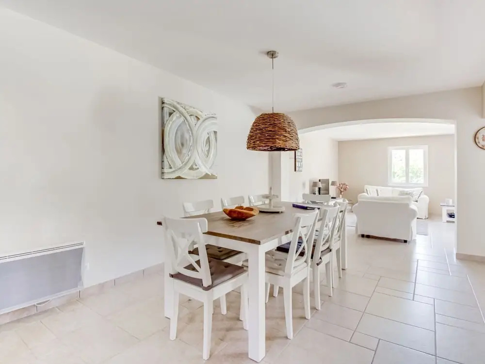 Luxurious Holiday Home in Le Plan-de-la-tour With Pool