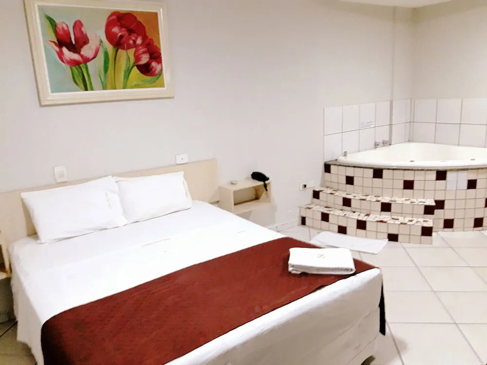 Londres Royal Hotel - Cama de alvenaria