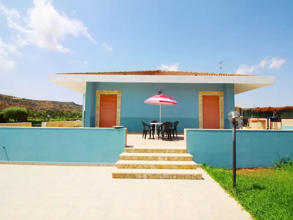 Serene Villa in Floridia With Swimming Pool