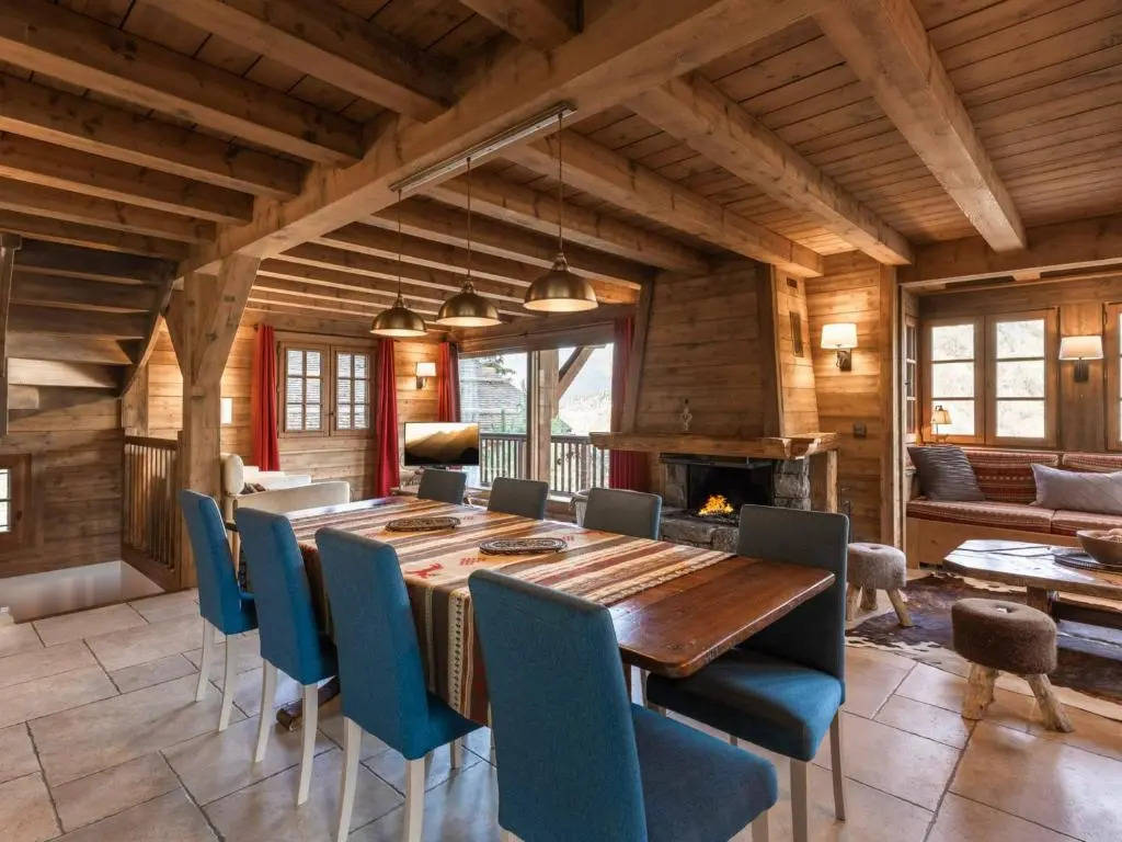 Chalet 5★ à La Clusaz, 8 pers, spa, proche pistes, 4 chambres - FR-1-304-110