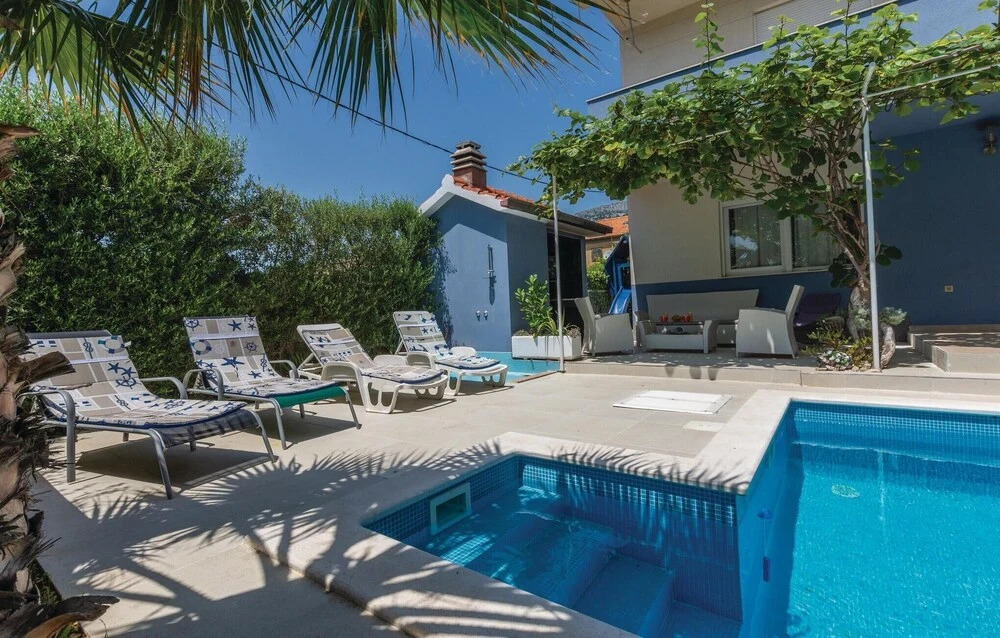 Holiday Home Kastel Luksic 12