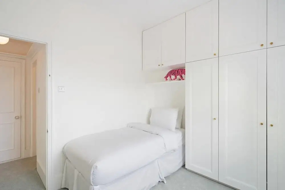 Sophisticated 2-bed, 2-bath apt in Chelsea