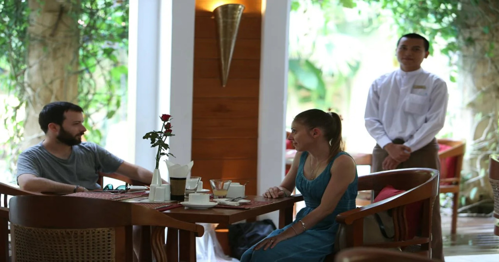 Areindmar Hotel