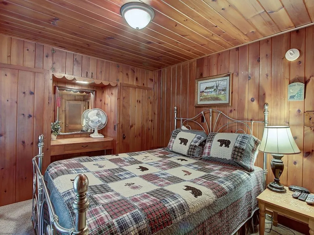 Storybook Romance 1 Bedroom 1 Bathroom Cottage