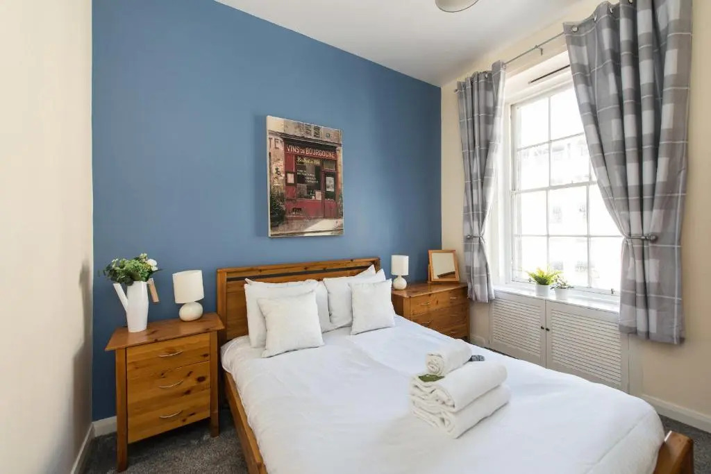 Downtown and central 1 bed in Edinburgh, sleeps 4