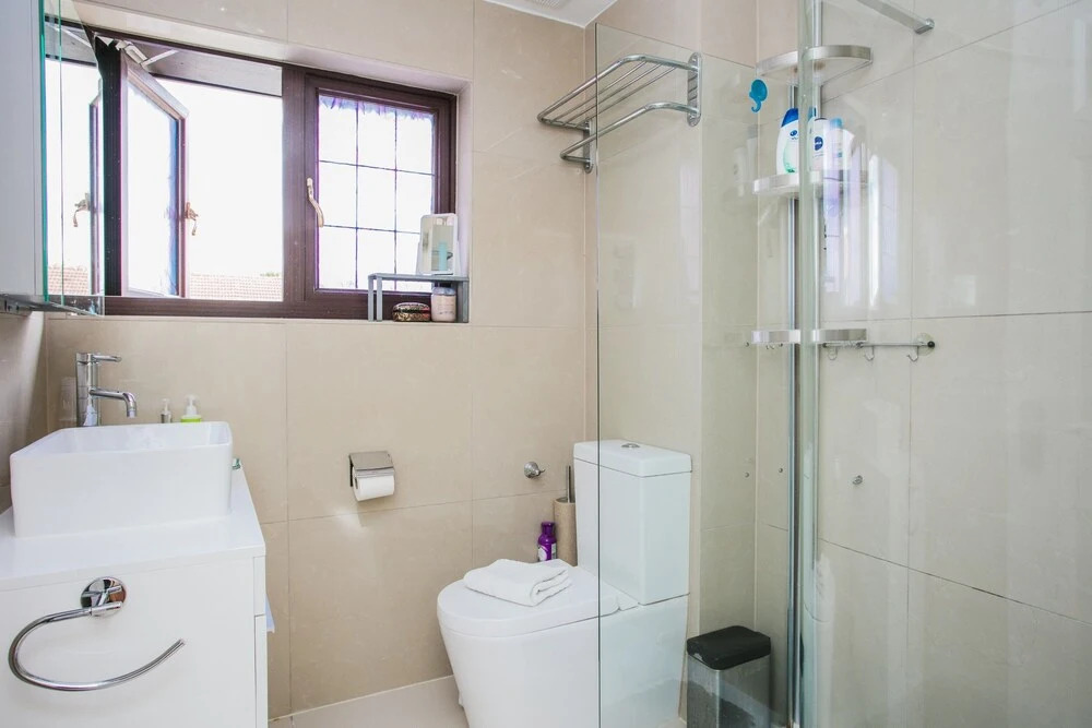 Spacious 3 Bedroom in South East London With Garden