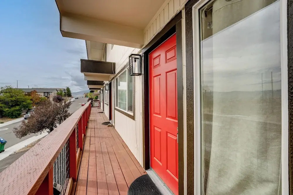 2 Mi to Dtwn Reno & Unr: City-view Townhome!