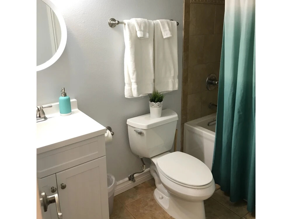 Arendelle 2 Bedrooms 1.5 Bathroom Condo
