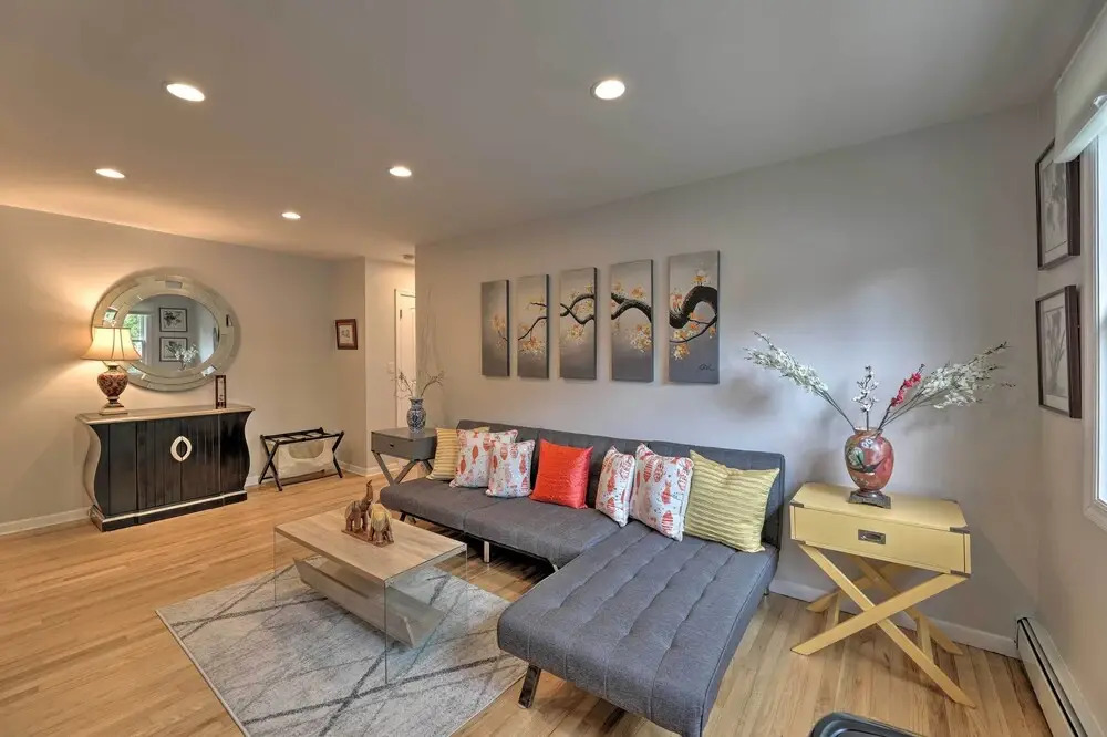 Yonkers Apt w/ Balcony: Walk to Train Station!