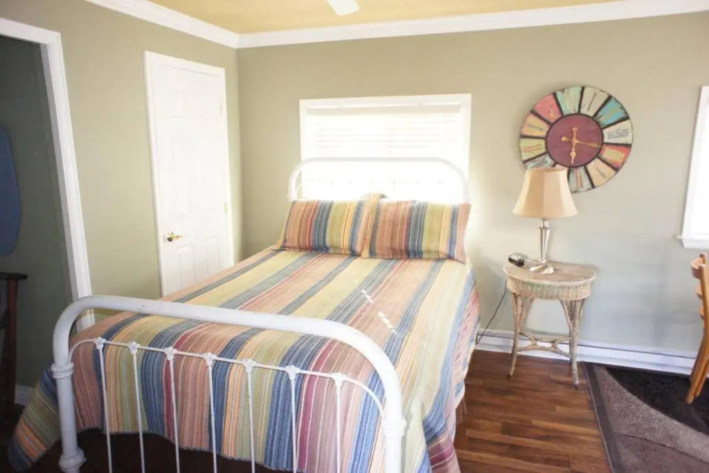 Cozy 1 bedroom cabin Great for couples