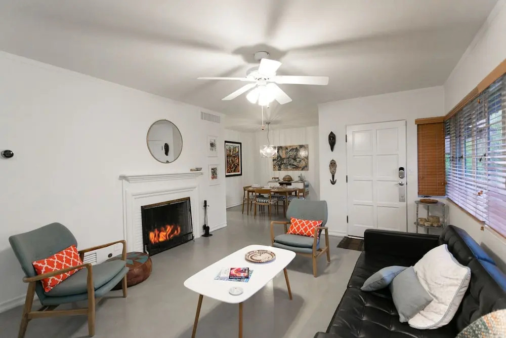 Casa de los Artistas 2 BR by Casago