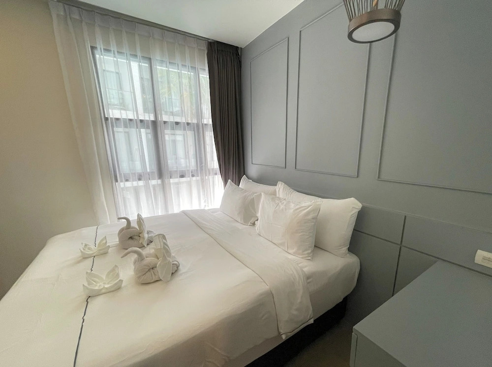 Apartment at Palmyrah Surin by Lofty