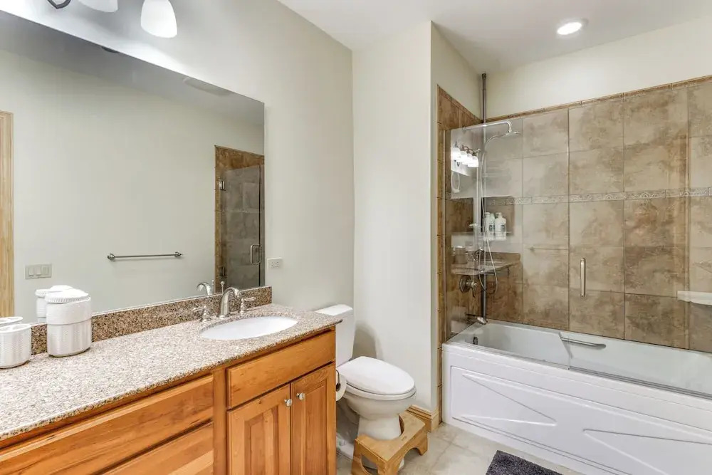 2 Mi to Angel Fire Resort: Mtn-view Condo!