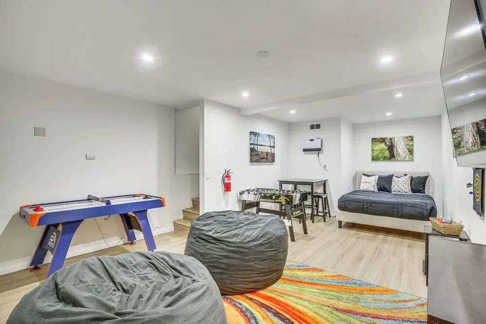 Lake Views & Game Room! Lake Arrowhead 3-king Gem