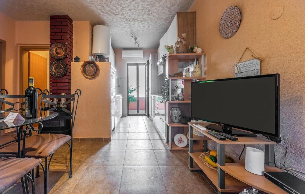 Awesome Home in Vrsi With 2 Bedrooms and Wifi