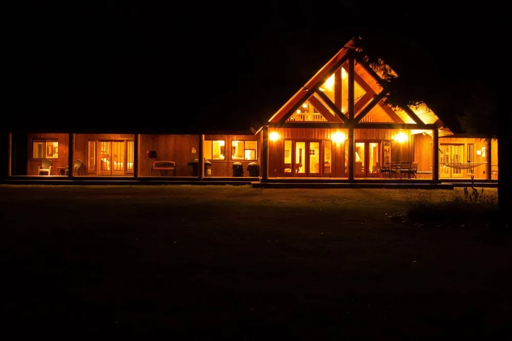 Serenity Pines Lodge in Shugart Flats