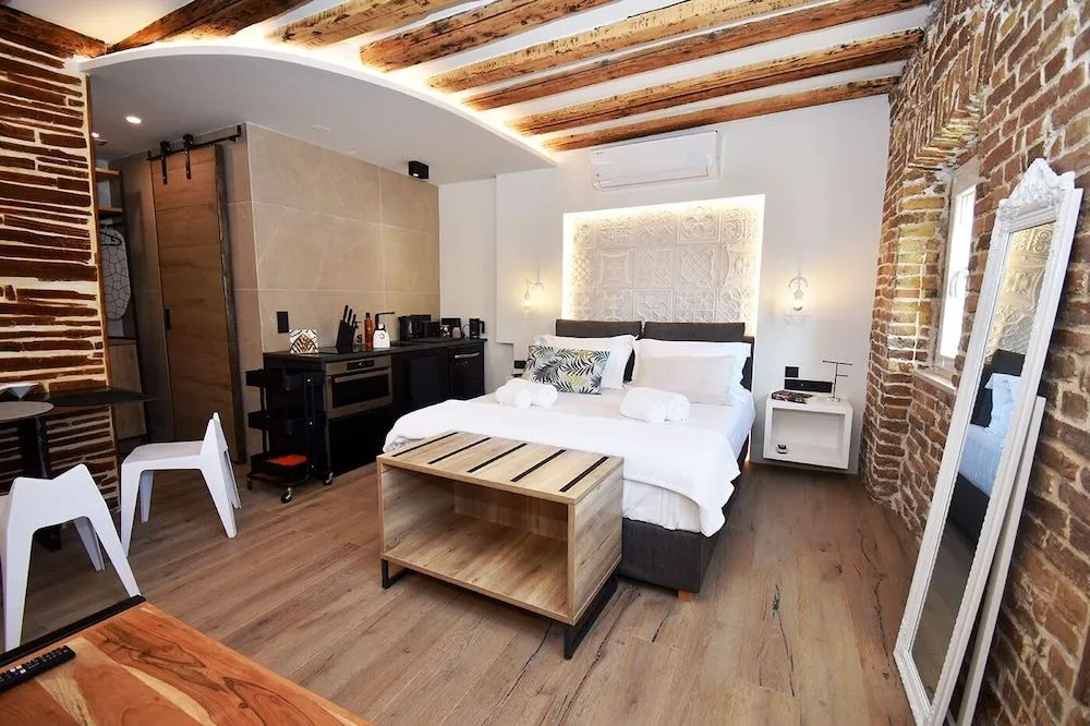 Murofinto Homes