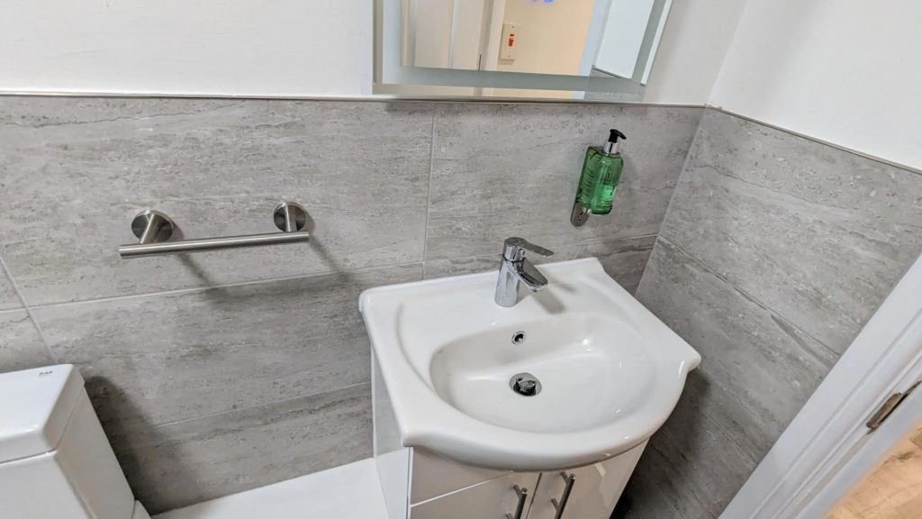 Cocoon @ International Inn + Apartments