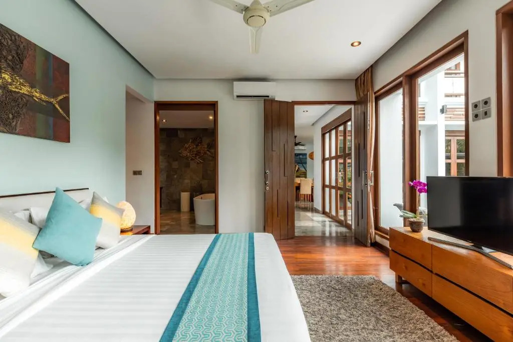Villa Marys Beach - 4BR Luxury Ocean View Villa in Canggu
