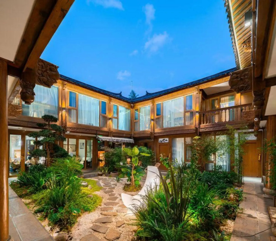 Caiyunjian Boutique Inn (Renwen Tese)