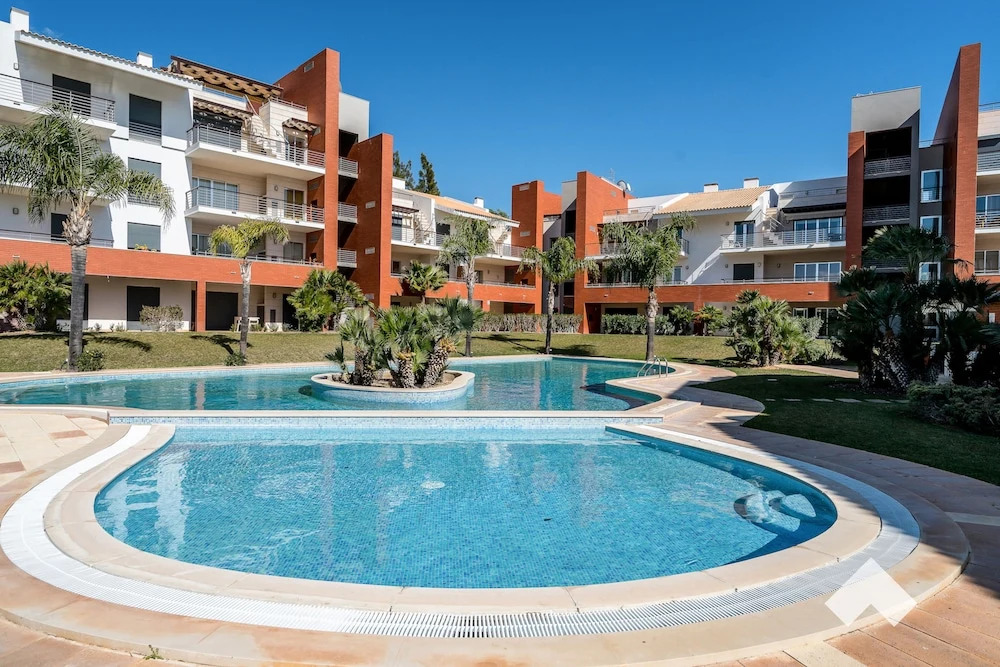 Palm02 · Palm Village Apartment 2 3BD · A/C · Terrace