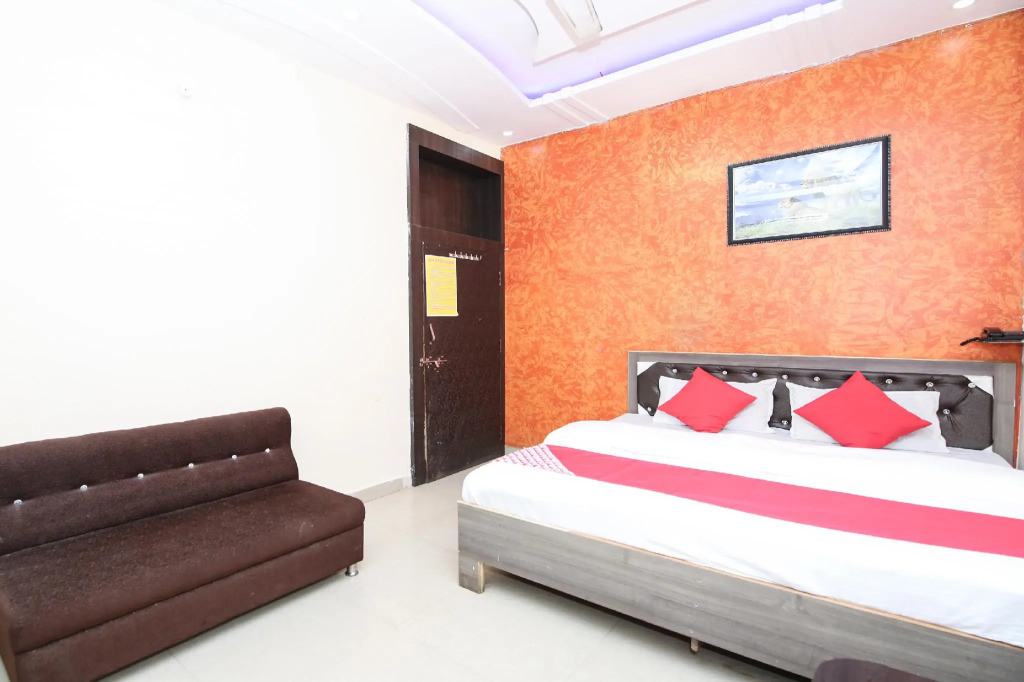 OYO 29188 Hotel Sai Palace