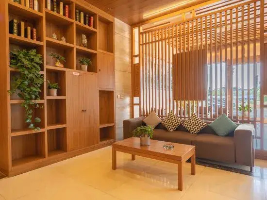 Kunming Nanyang Hotel (Xinluojiawan New Asia Sports City Subway Station)