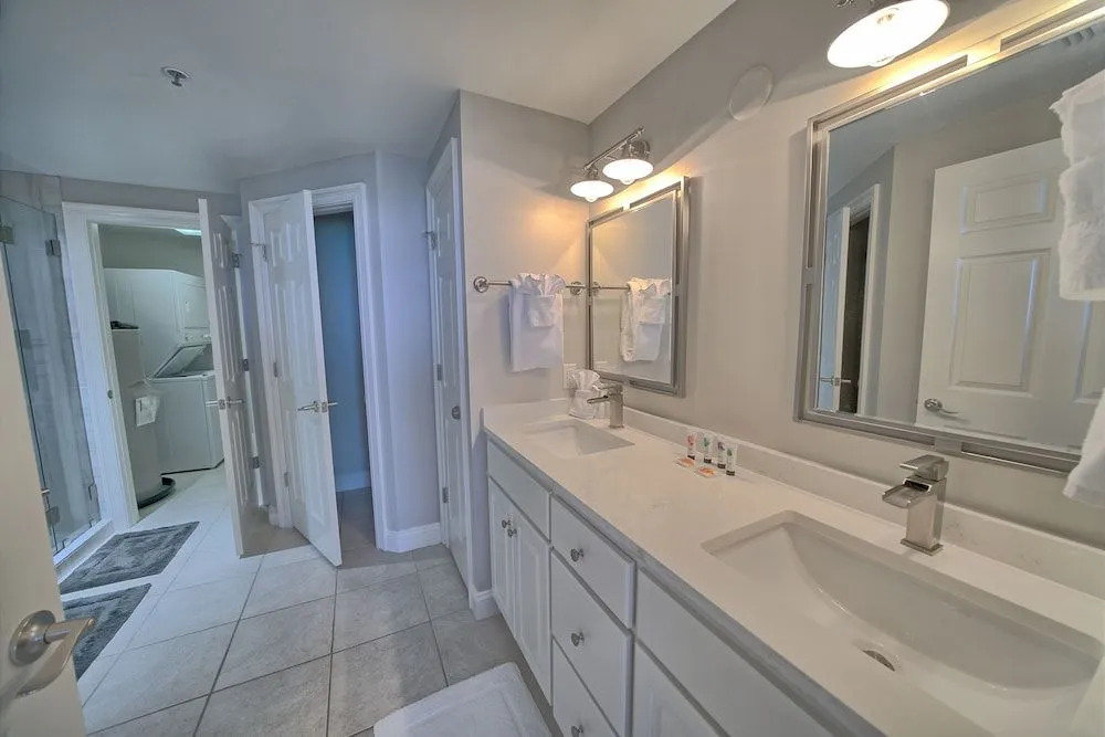 Gulf Front Condo with Beach Access and Beachside Pool - Unit 1604 by RedAwning