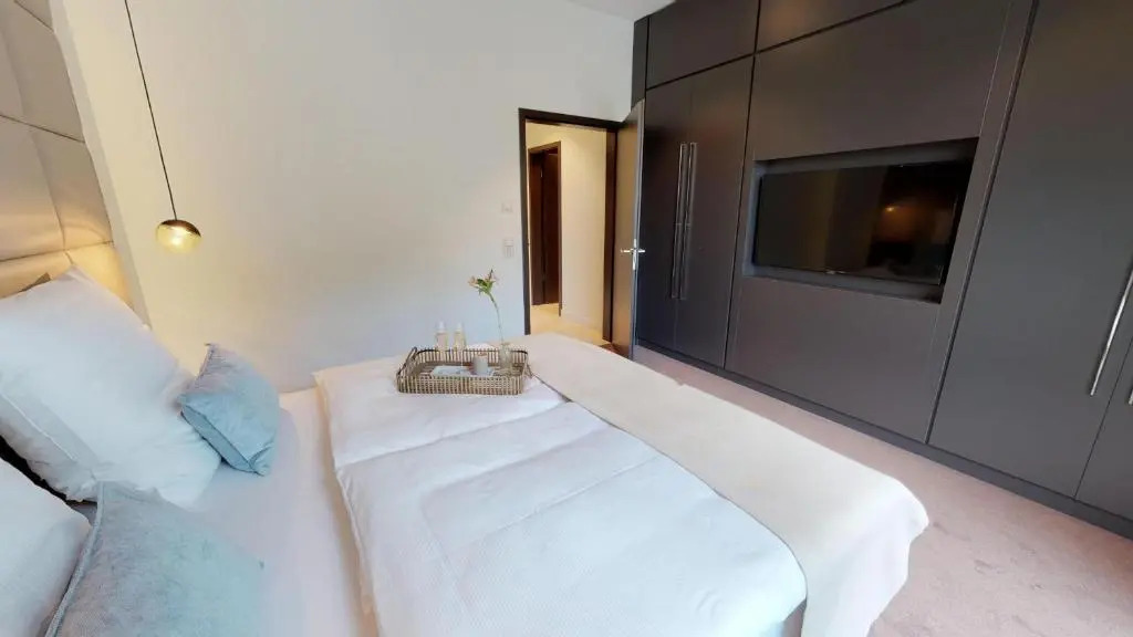 White Pearl Apartment 4.20