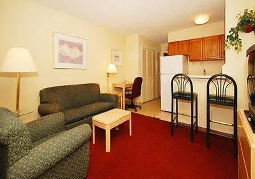 Rodeway Inn And Suites Newport News