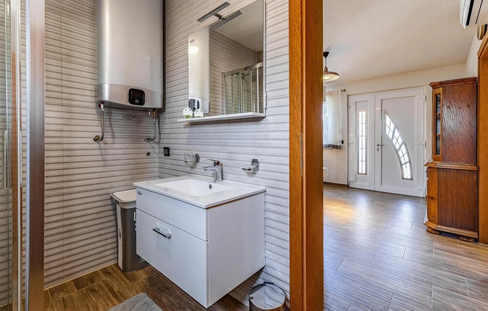 Awesome Home In Medulin With Sauna