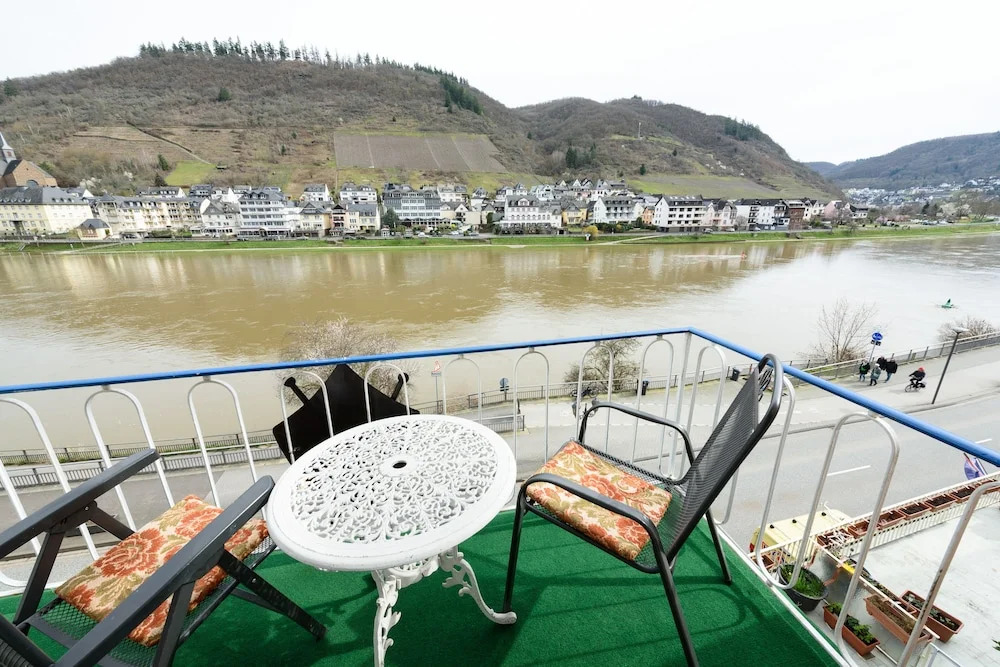 Burg-Hotel & Hostel Cochem